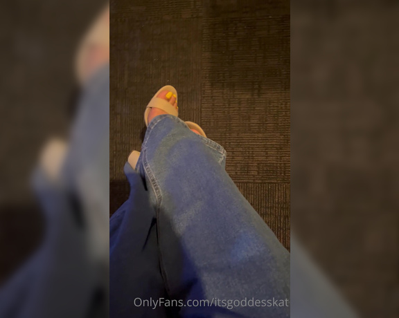 Goddess Kat aka Itsgoddesskat OnlyFans - Toes out rocking to the music waiting for my turn to sing karaoke