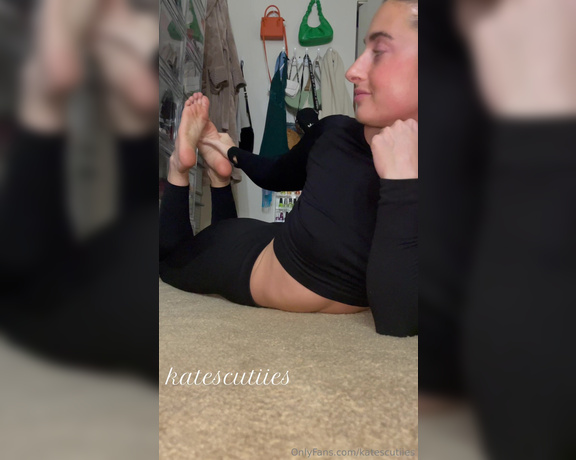 Goddess Kate aka Katescutiies OnlyFans - More content in the pose as requested the ASMR of my feet rubbing together is chefs kiss