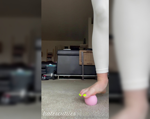 Goddess Kate aka Katescutiies OnlyFans - Massaging my soles with a ball after a long day