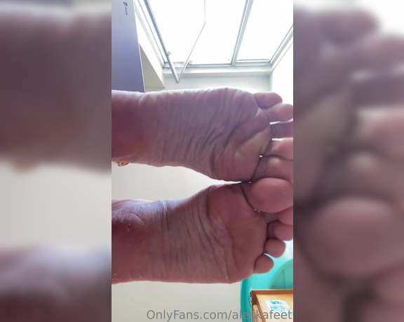 Queen Aleska Feet aka Aleskafeet OnlyFans - Sniff them, I know you want too