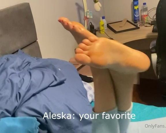 Queen Aleska Feet aka Aleskafeet OnlyFans - I love playing with my stepbrothers cock