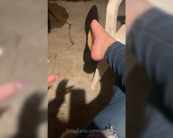 Servingbarefeet aka Servingfet OnlyFans - IG LIVE always talking that shit if you’ve ever caught me live u know what I mean !