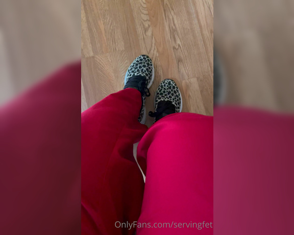 Servingbarefeet aka Servingfet OnlyFans - Toee JAMMMMMMM