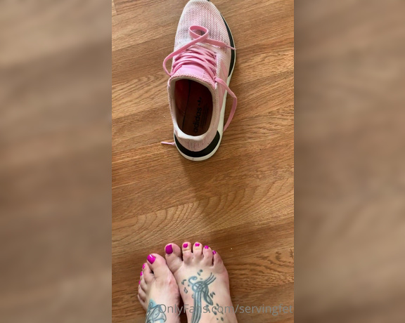 Servingbarefeet aka Servingfet OnlyFans - TOE JAM TUESDAY