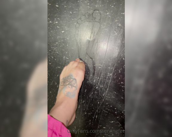 Servingbarefeet aka Servingfet OnlyFans - SWEATY AF! It’s how they stay soft af toooo