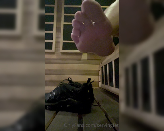 Servingbarefeet aka Servingfet OnlyFans Video 270