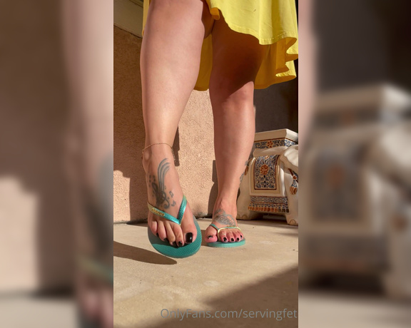 Servingbarefeet aka Servingfet OnlyFans - Flip flops Friday per request