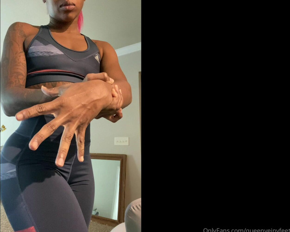 Tierra Doll aka Tierradoll OnlyFans - Veiny Flexing Feet, Arms & Hands!