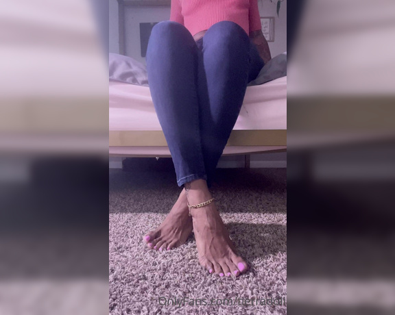 Tierra Doll aka Tierradoll OnlyFans - Showing off my feet in jeans