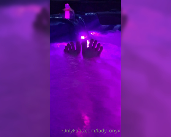 Lady Onyx aka Lady_onyx OnlyFans - Hot tub tootsies