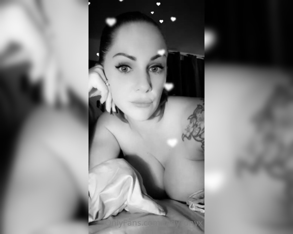 Lady Onyx aka Lady_onyx OnlyFans - Your Mistress is poorly Send tips! I want to make you do hilarious things to entertain