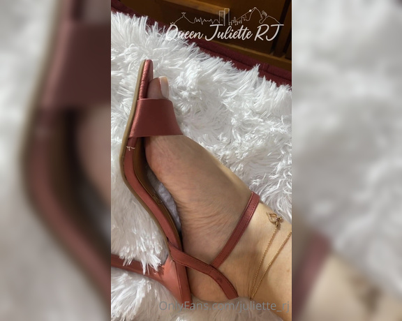 Juliette_RJ aka Juliette_rj OnlyFans - French Pedicure and a delicious JOI to make u cum Complete vide has 731 minutes Tip 10 and you get