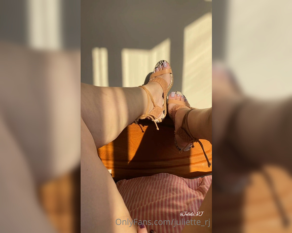 Juliette_RJ aka Juliette_rj OnlyFans - Gold Hour, beautiful light! Aquele horrio de luz linda!