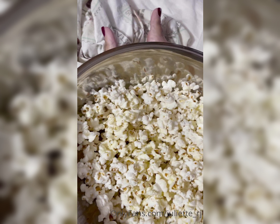 Juliette_RJ aka Juliette_rj OnlyFans - Popcorn time! Hora da Pipoca! Live today at 1000 pm!