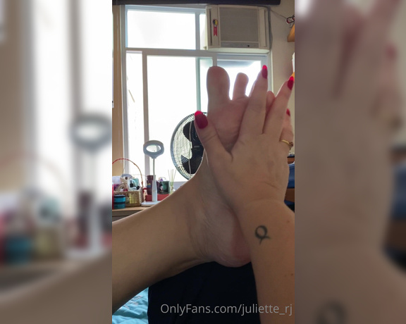 Juliette_RJ aka Juliette_rj OnlyFans - Do you like soles Enjoy and also me singing Lol