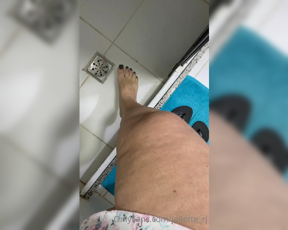 Juliette_RJ aka Juliette_rj OnlyFans - Morning shower, would come along Banho, vem comigo