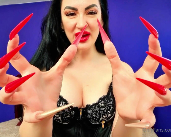 KinkyDomina aka Kinkydomina OnlyFans - My nails addict, its time for you to worship My gorgeous long nails They are colored red and gold,
