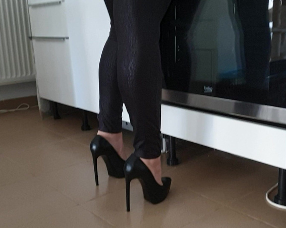 KinkyDomina aka Kinkydomina OnlyFans - 10 out of 10 people who tried it love My cooking How about you #highheels #nailsfetish #sexylingeri