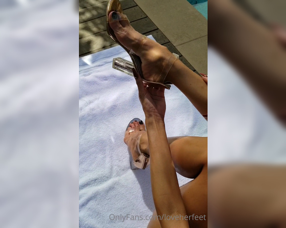 LoveHerFeet aka Loveherfeet OnlyFans - During such a hot day we had @abbylbrazil relaxing by the pool, showing off her excellent pins and 3