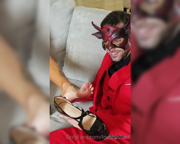 LoveHerFeet aka Loveherfeet OnlyFans - Watch @gia dimarco get her feet massaged, followed by some intimate toe sucking httpsonlyfanscom 1