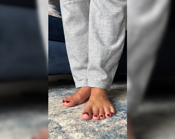 Prettyeyesprettytoes aka Prettyeyesprettytoes OnlyFans - Candid