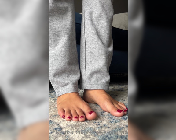 Prettyeyesprettytoes aka Prettyeyesprettytoes OnlyFans - Candid