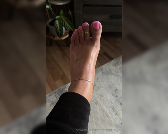 Prettyeyesprettytoes aka Prettyeyesprettytoes OnlyFans - Fresh clean and moisturized