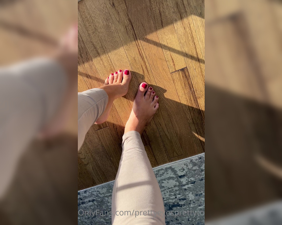 Prettyeyesprettytoes aka Prettyeyesprettytoes OnlyFans - You could never look away