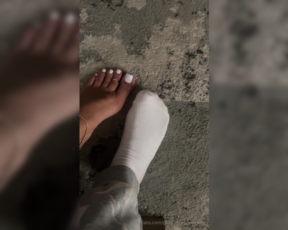 Prettyeyesprettytoes aka Prettyeyesprettytoes OnlyFans - For the white ankle sock lovers