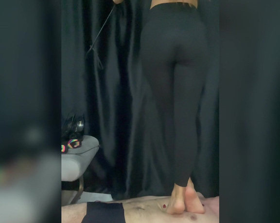 Sahibezeyneppp aka Sahibezeynepppp OnlyFans - Sende son nefesine ayaklarmn altnda vericeksin kpek