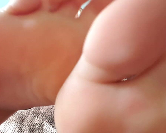 Sativa Skies aka Ogfeet OnlyFans - Hello heres a blessing from Toe Daddy #saythankyou