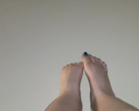 Sexitoes1 aka Sexitoes1 OnlyFans - Just a lil treat while Im healing Cant forget about you Metallic blue toes showin love