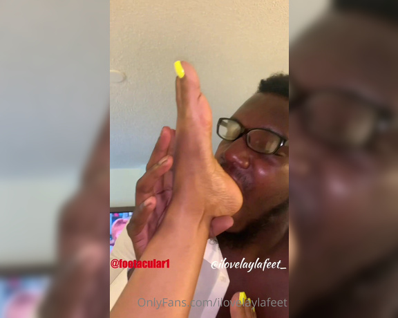 Ilovelaylafeet aka Ilovelaylafeet OnlyFans - We came to an agreement I knew he wanted these feet watch him pleasure them real well @footac