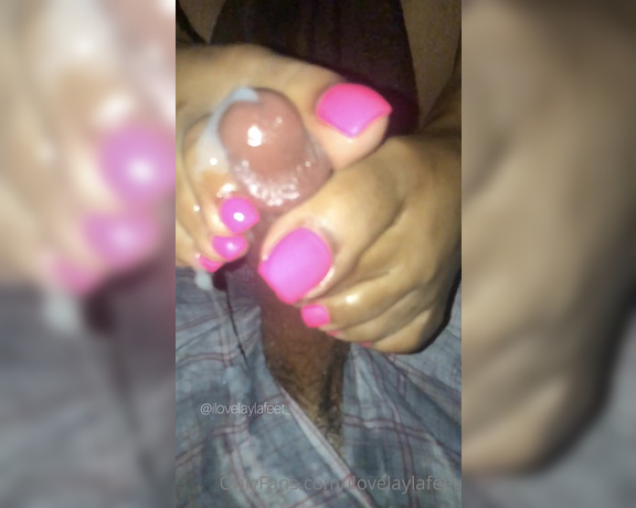 Ilovelaylafeet aka Ilovelaylafeet OnlyFans - ToeSolejob combo in slow motion The way his cum drips out OMG!!