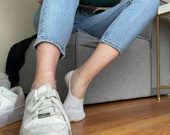 Sizetensolemates aka Sizetensolemates OnlyFans - My dirty peds JOI are you going to be a good boy & bust all over my perfect soles i hope