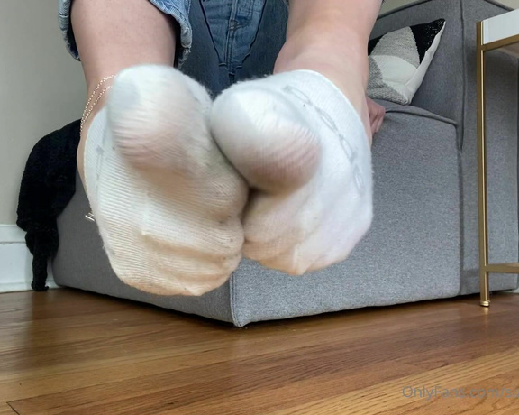 Sizetensolemates aka Sizetensolemates OnlyFans - My dirty peds JOI are you going to be a good boy & bust all over my perfect soles i hope