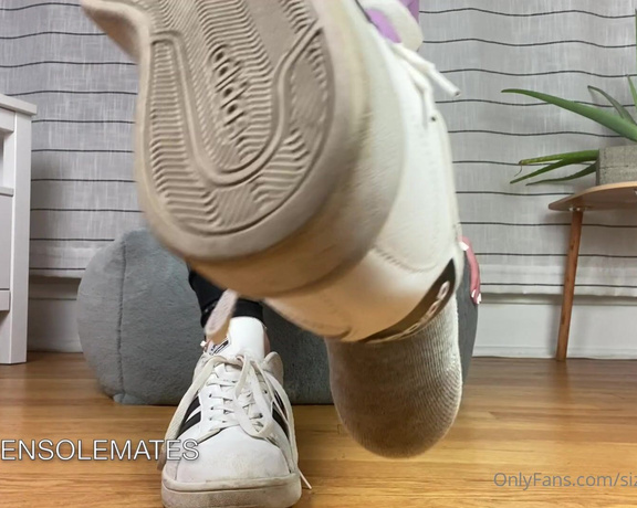 Sizetensolemates aka Sizetensolemates OnlyFans - Taking off my sparkly Adidas ankle socks