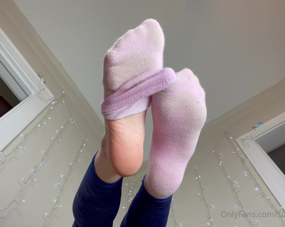 Sizetensolemates aka Sizetensolemates OnlyFans - Giantess sock tease POV