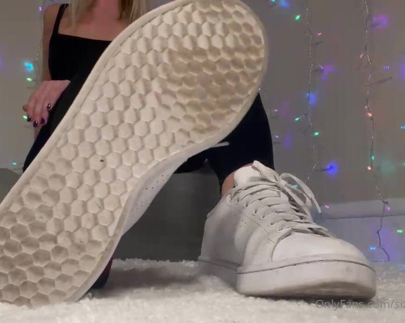 Sizetensolemates aka Sizetensolemates OnlyFans - NEW GIANTESS VIDEO i didnt know my stinky feet would make you shrink into a tiny man