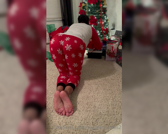 Sugared_soles aka Sugared_soles2 OnlyFans - Sugar mama says Merry Christmas from her soles and ass