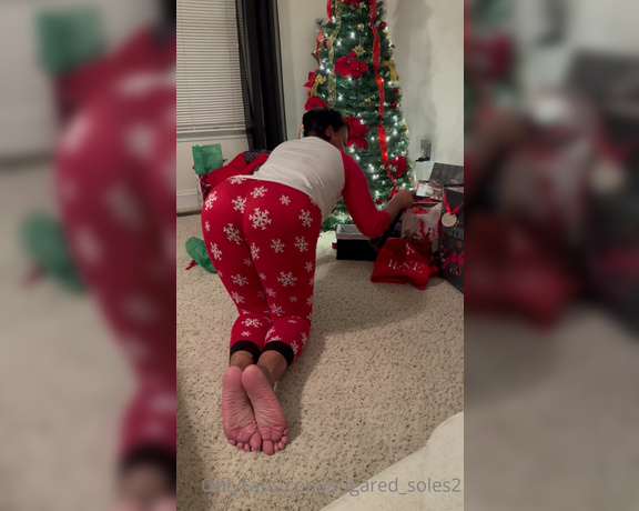 Sugared_soles aka Sugared_soles2 OnlyFans - Sugar mama says Merry Christmas from her soles and ass