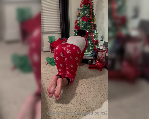 Sugared_soles aka Sugared_soles2 OnlyFans - Sugar mama says Merry Christmas from her soles and ass