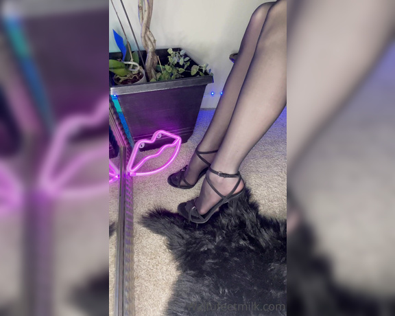 Waifu Jess aka Waifufeetmilkog OnlyFans - Im kinda addicted to this torn nylon look What do you think Imagine ripping them off comple 3