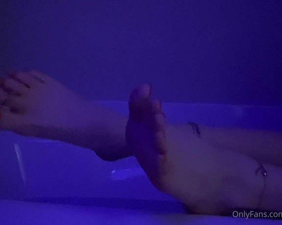 Waifu Jess aka Waifufeetmilkog OnlyFans - Bath time Play time 6