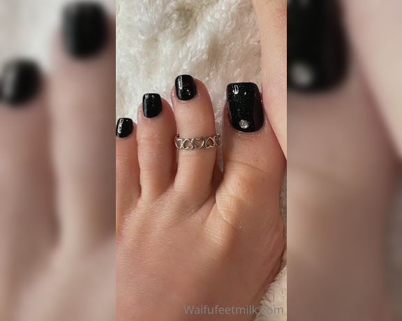 Waifu Jess aka Waifufeetmilkog OnlyFans - I fucking LOVE black polish How does it make you feel