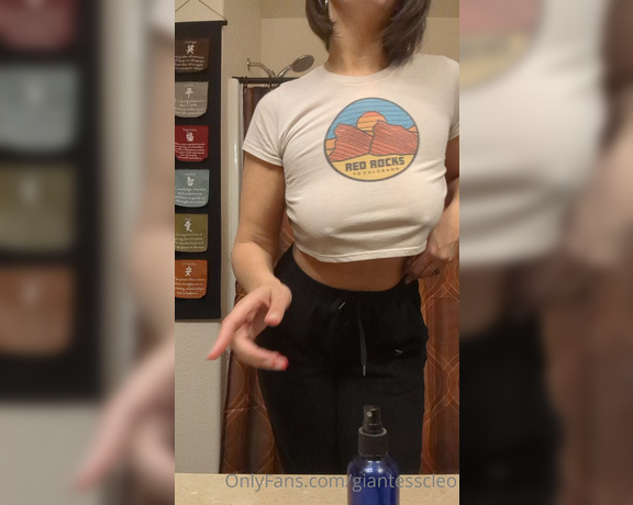 Giantess Cleo aka Giantesscleo Onlyfans - Wanna run away with