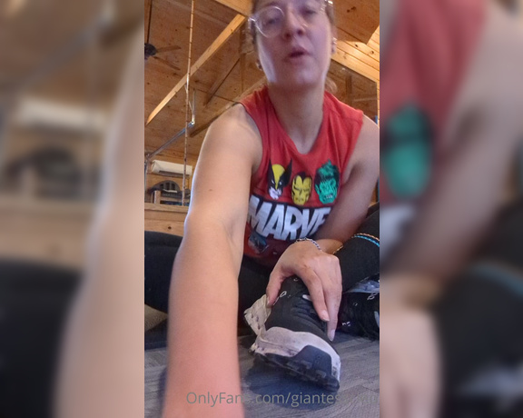 Giantess Cleo aka Giantesscleo Onlyfans - Smelly gym shoe stretch sesh