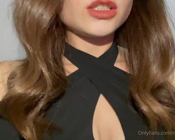 Goddess Beril aka Mistressberil0 Onlyfans - Erkekliinden utan !