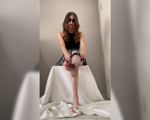 Goddess Beril aka Mistressberil0 Onlyfans - Sexy feet, sexy legs, sexy lips You have more than one reason to serve your queen