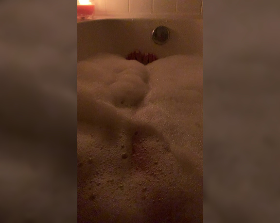 Goddess Juliet aka Goddessjuliet_ Onlyfans - Relaxing in the bathtub while you work Happy Friday